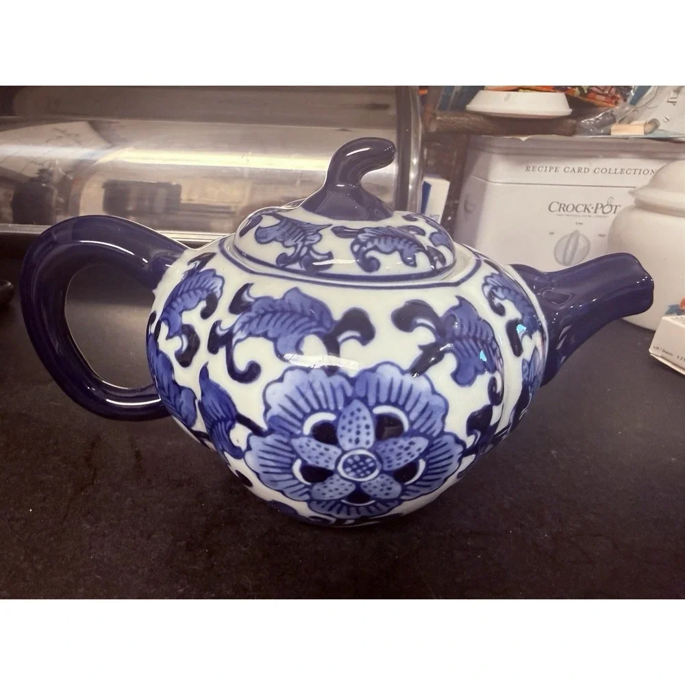 Vintage Chinese Modern Contemporary Export Blue & White Blue White Teapot